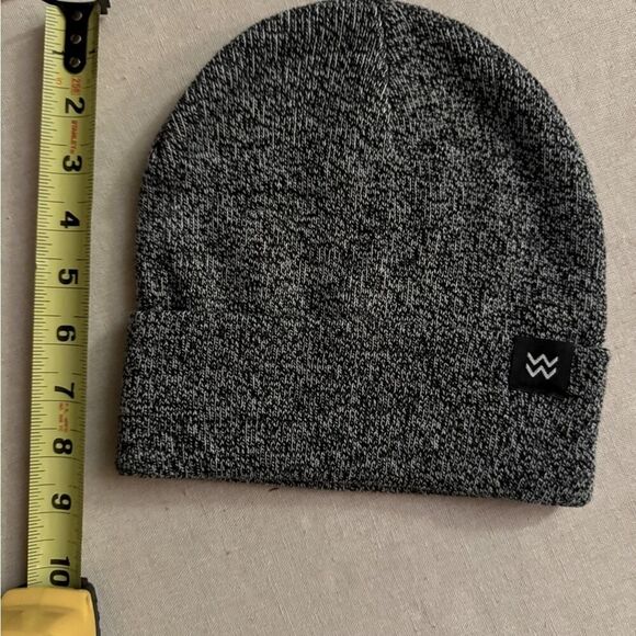 Wren heathered gray Marled Yarn Beanie NWT - Picture 5 of 5